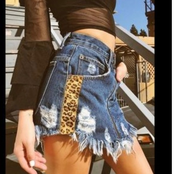 LF Carmar Cheetah print frayed denim high waist mini skirt size 26 - Picture 1 of 12